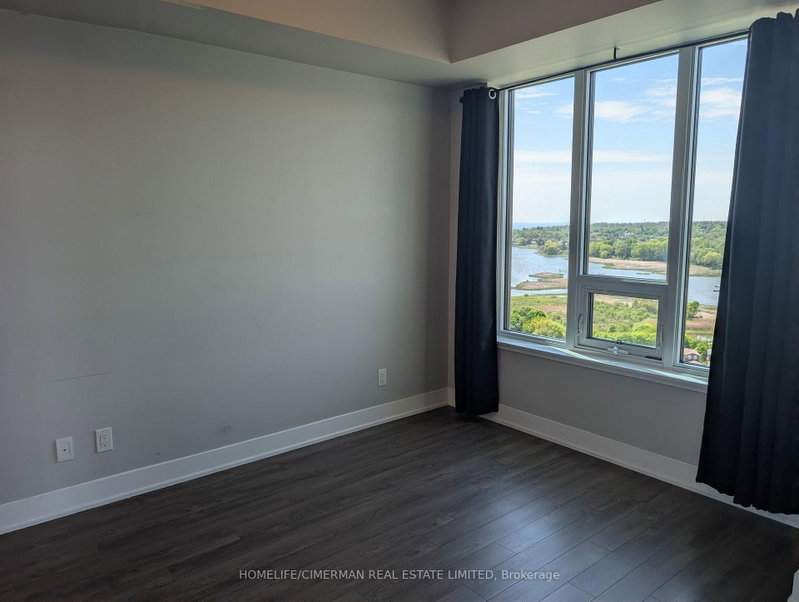 1215 Bayly St photo 5