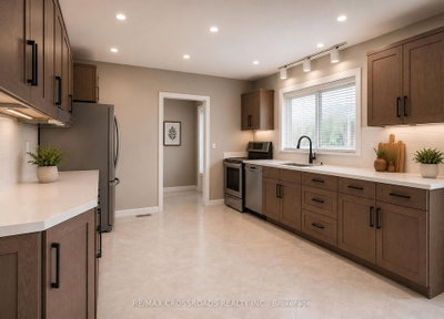 166 Elizabeth Crescent N • Whitby, ON photo 9