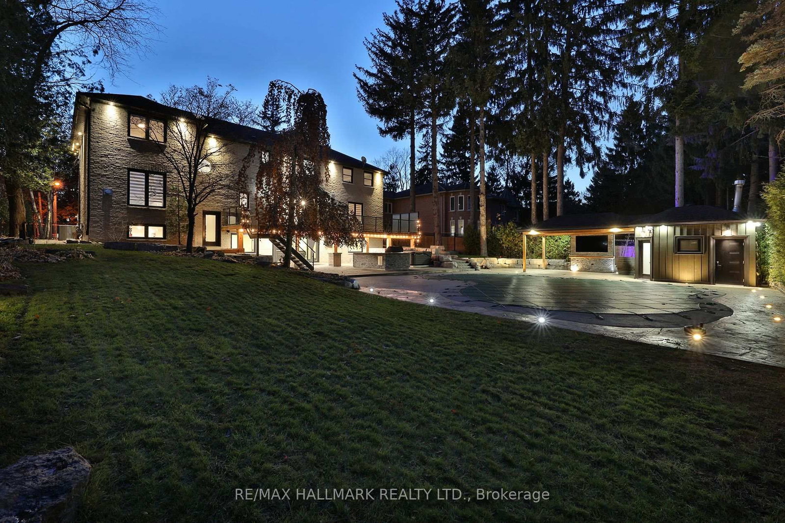 88 Colonel Danforth Trail • Toronto, ON photo 4