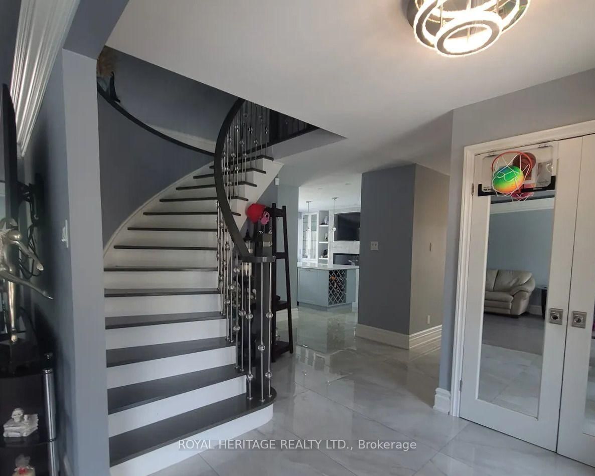 1221 Fieldstone Circle • Pickering, ON photo 4
