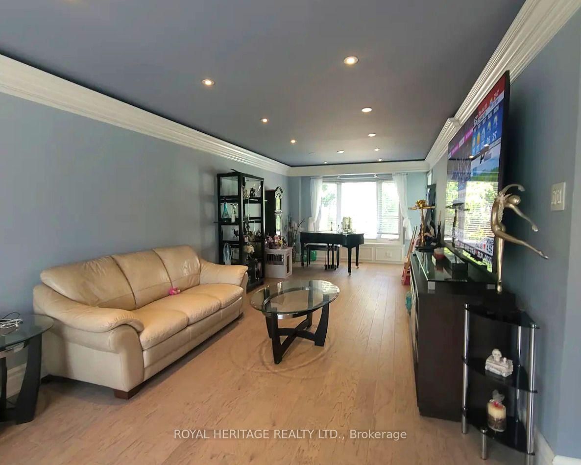 1221 Fieldstone Circle • Pickering, ON photo 6
