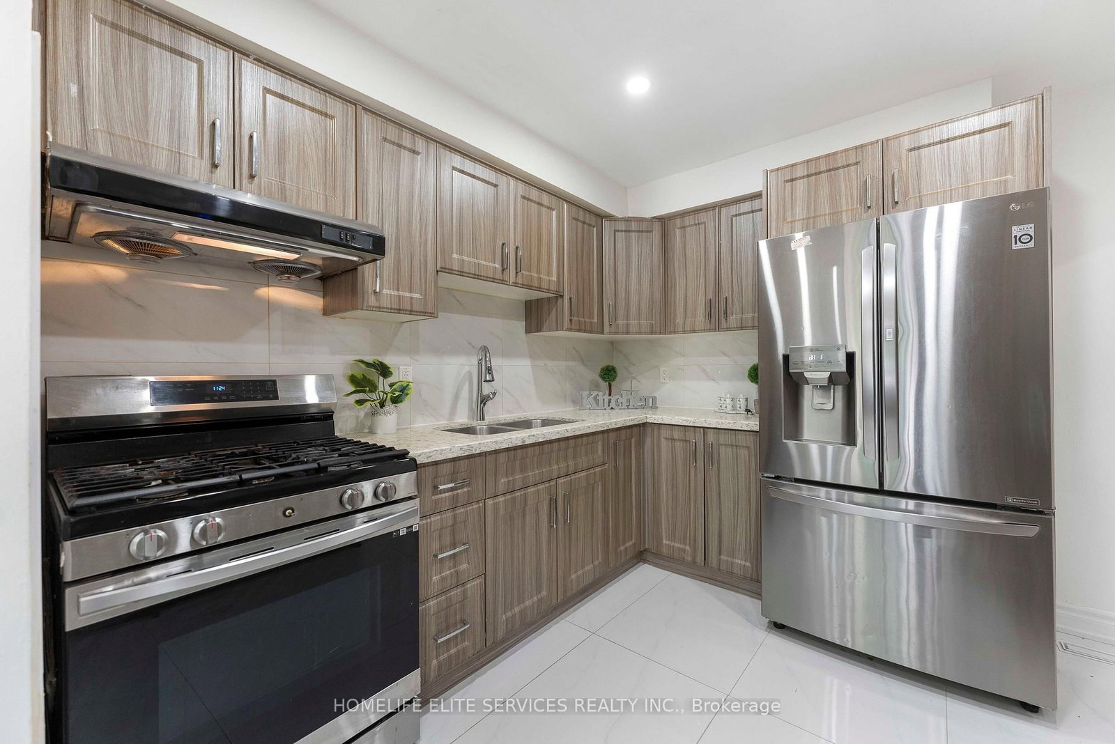 44 Greenhedges Court • Toronto, ON photo 16