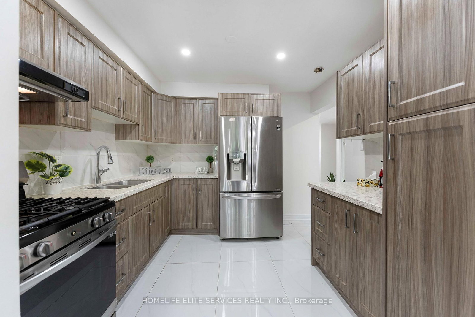 44 Greenhedges Court • Toronto, ON photo 18