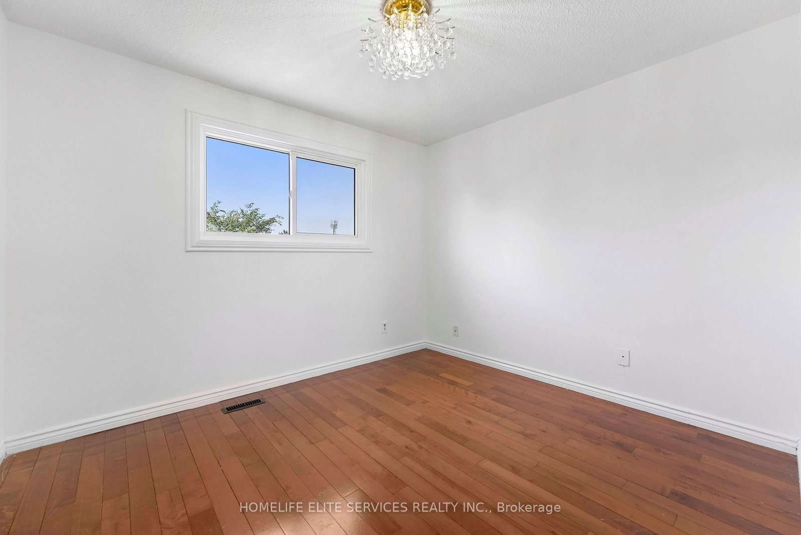44 Greenhedges Court • Toronto, ON photo 31