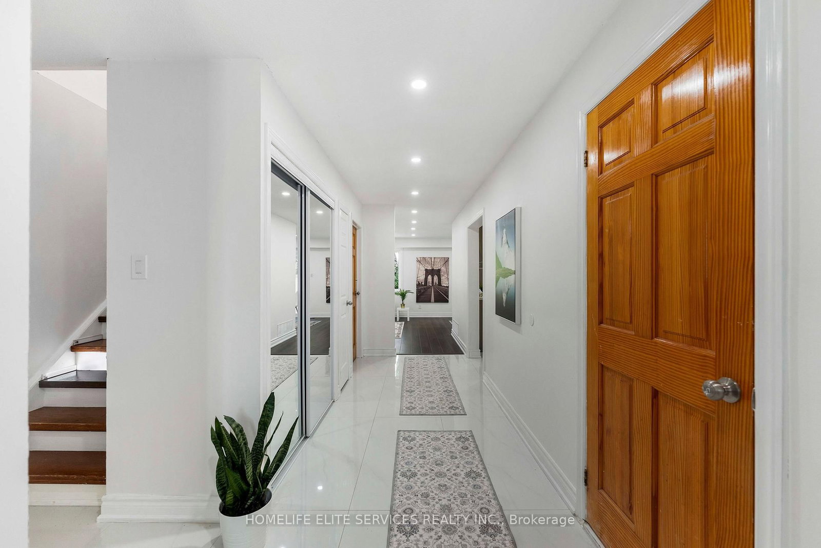 44 Greenhedges Court • Toronto, ON photo 9
