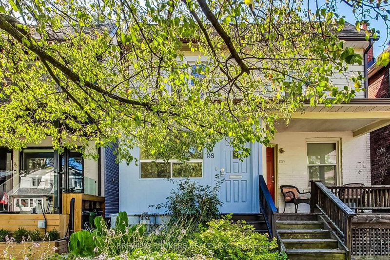 98 Moberly Avenue