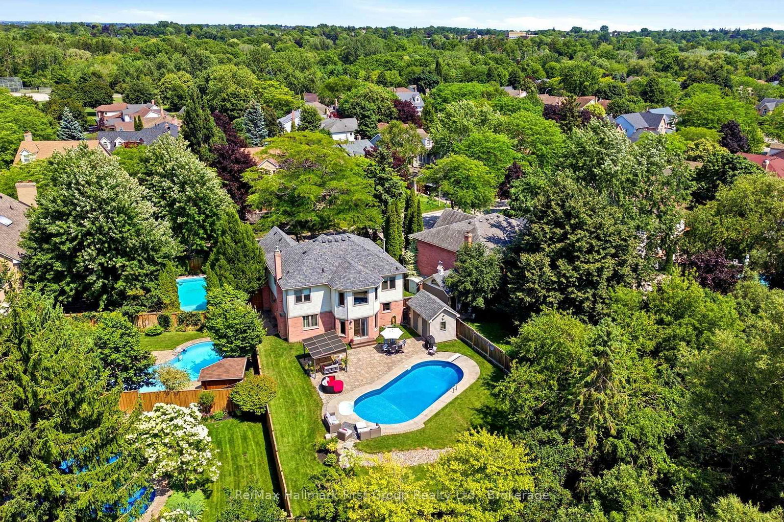 75 Allayden Drive • Whitby, ON photo 3