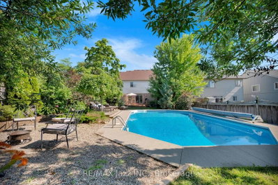 1098 Keswick Court • Oshawa, ON photo 3
