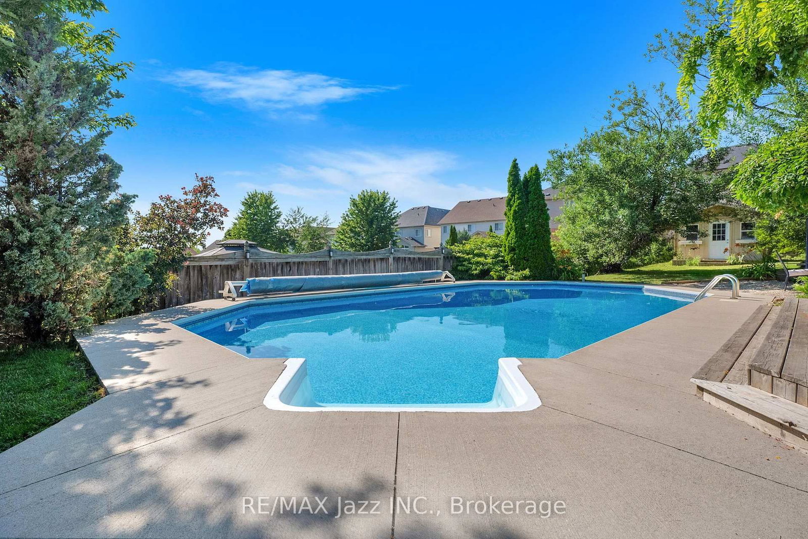 1098 Keswick Court • Oshawa, ON photo 5