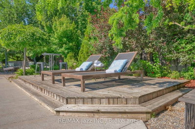 1098 Keswick Court • Oshawa, ON photo 6