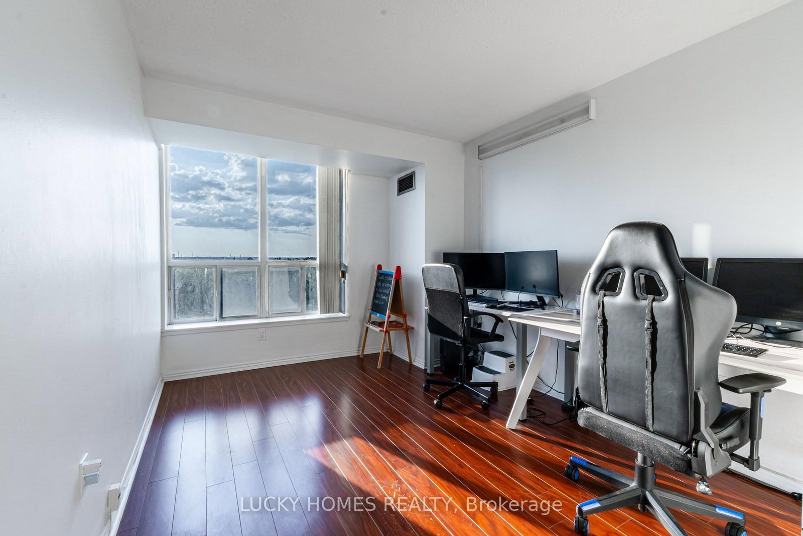 430 Mclevin Avenue NW • #915 • Toronto, ON photo 13