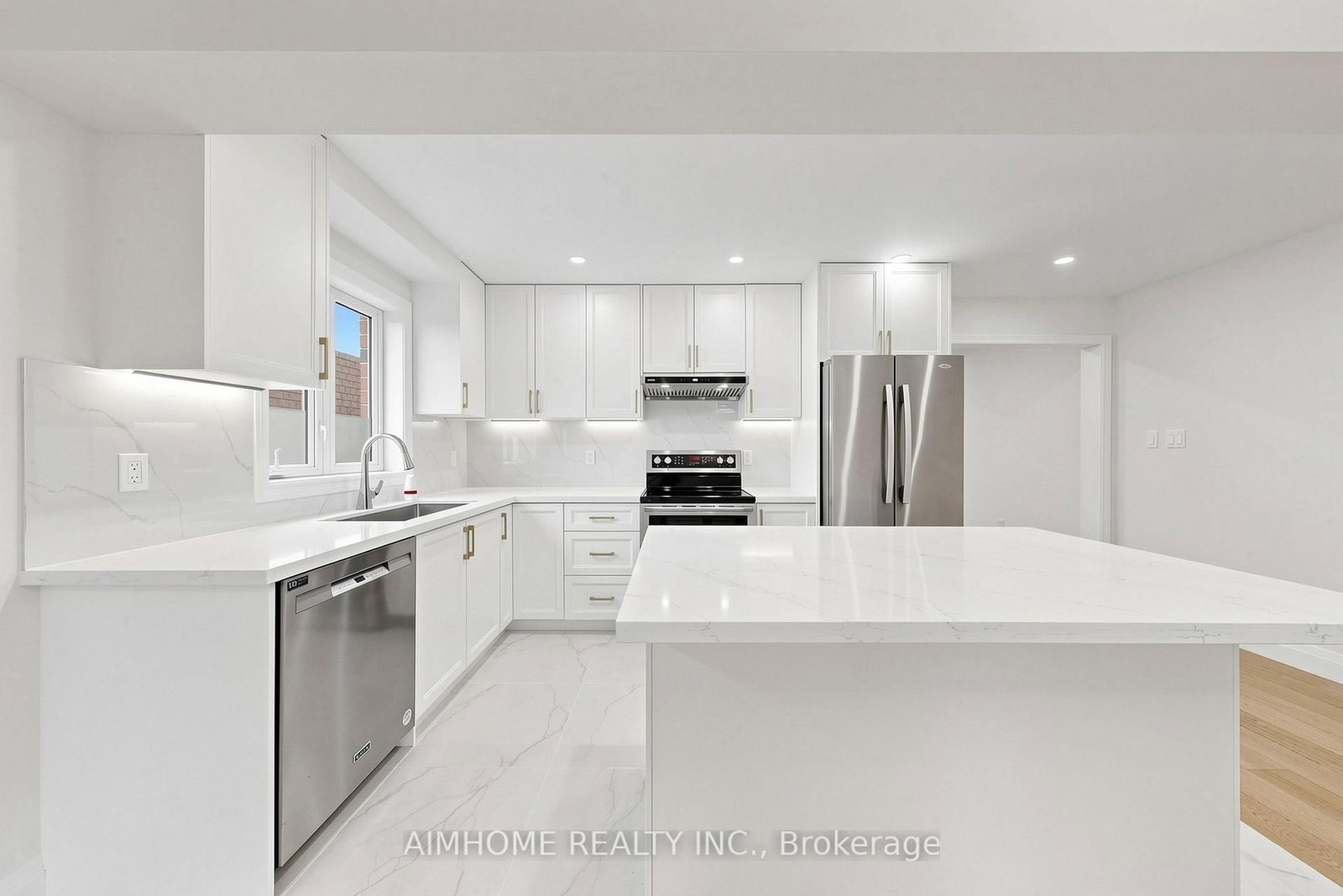 106 Highhill Drive W • Toronto, ON photo 5