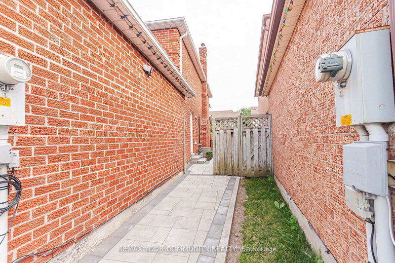 Bsmt - 33 Durness Avenue