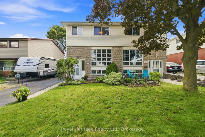 352 Vancouver Crescent