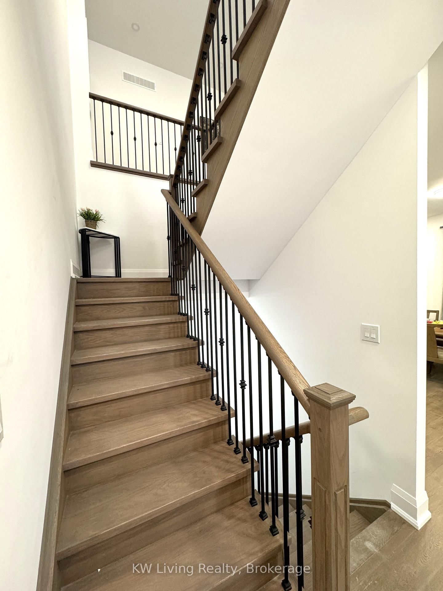 5 Todd Road • Toronto, ON photo 11