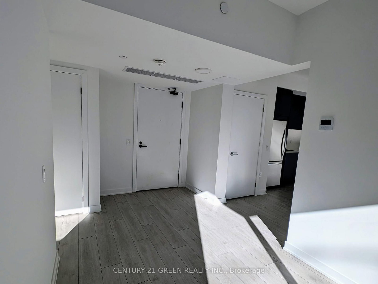 323C-1612 Charles St, Whitby, view 17