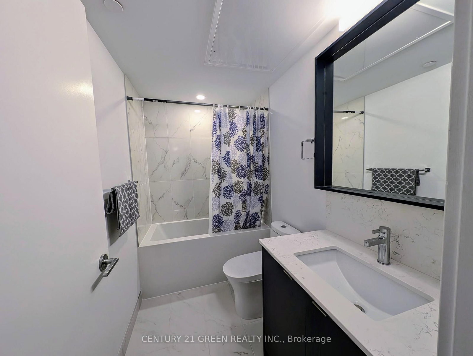 323C-1612 Charles St, Whitby, view 28