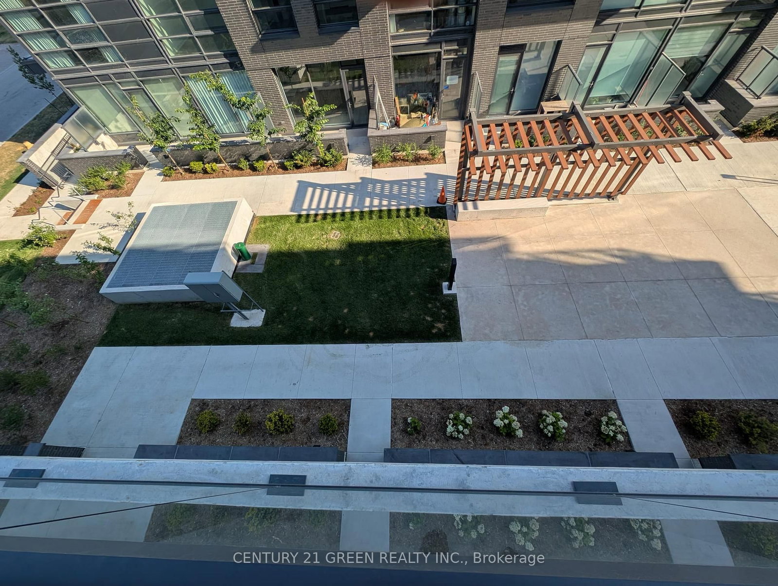 323C-1612 Charles St, Whitby, view 6