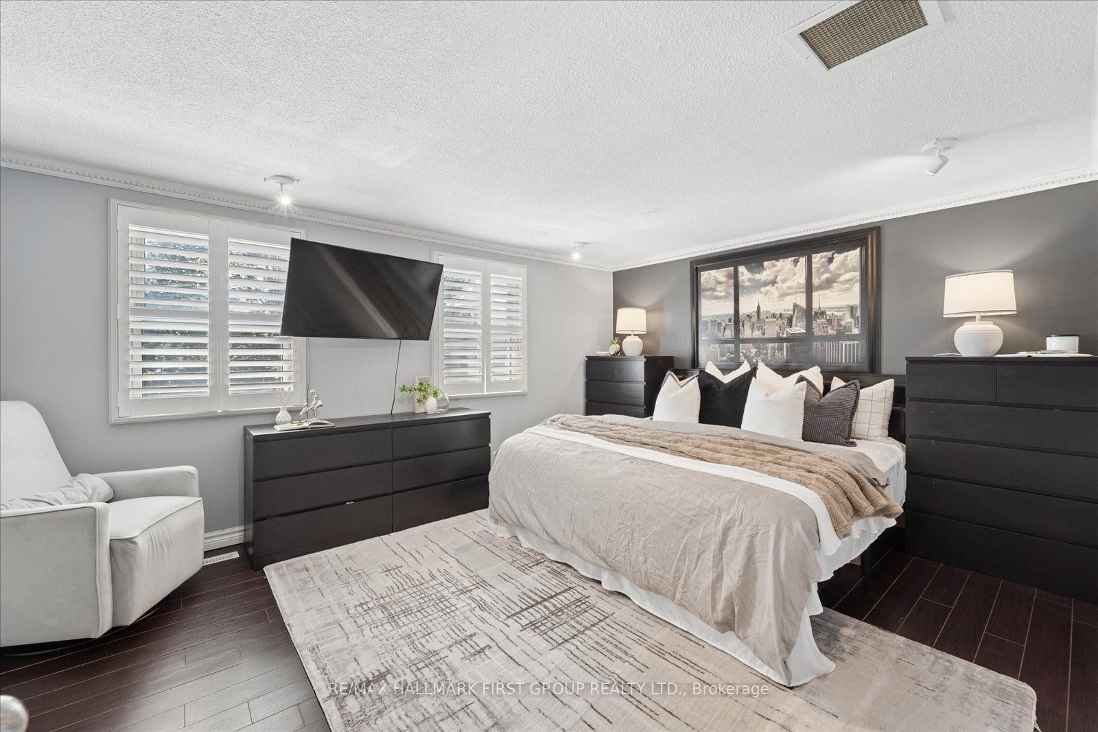 1179 Oxford Street • Oshawa, ON photo 14