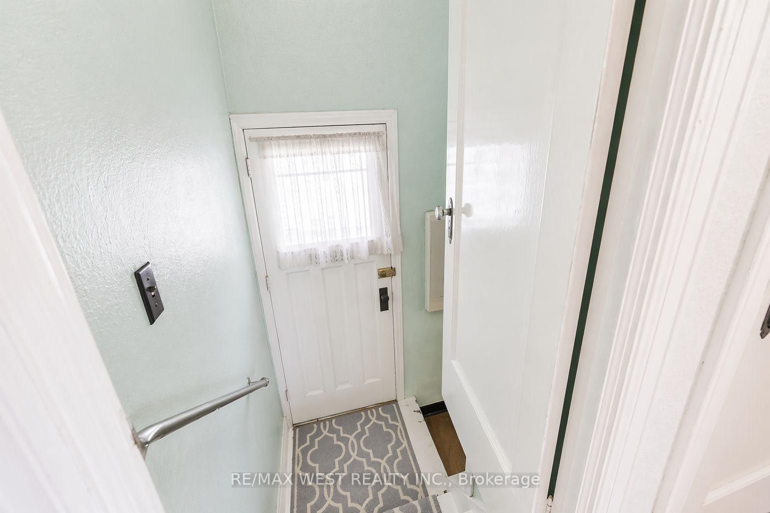5 Dieppe Road S • Toronto, ON photo 16
