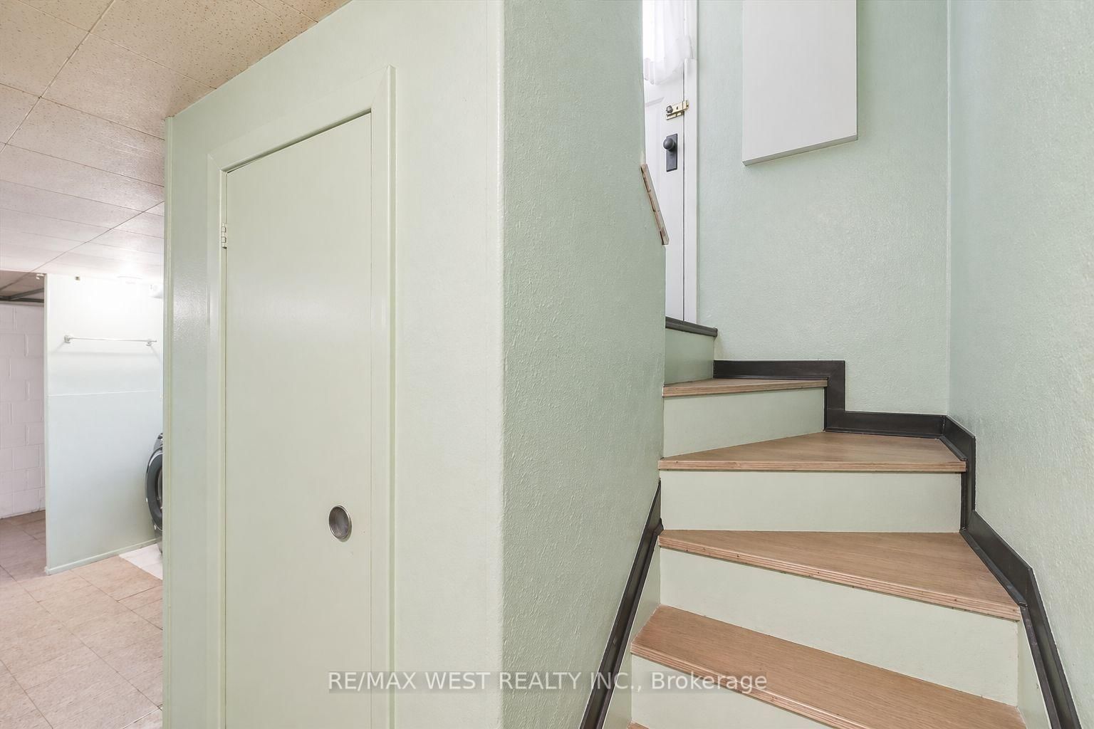 5 Dieppe Road S • Toronto, ON photo 17