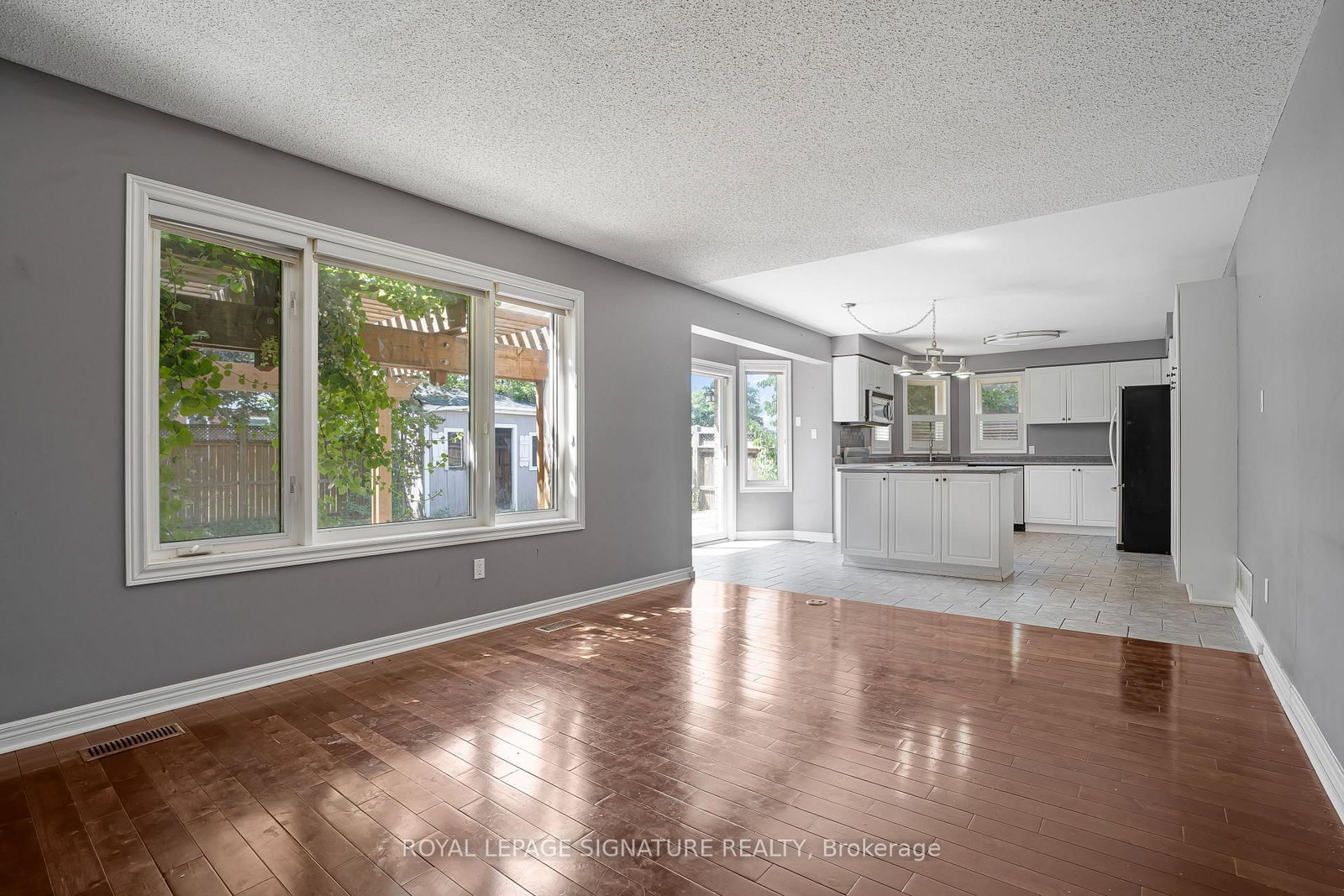 94 Niagara Drive • Oshawa, ON photo 9
