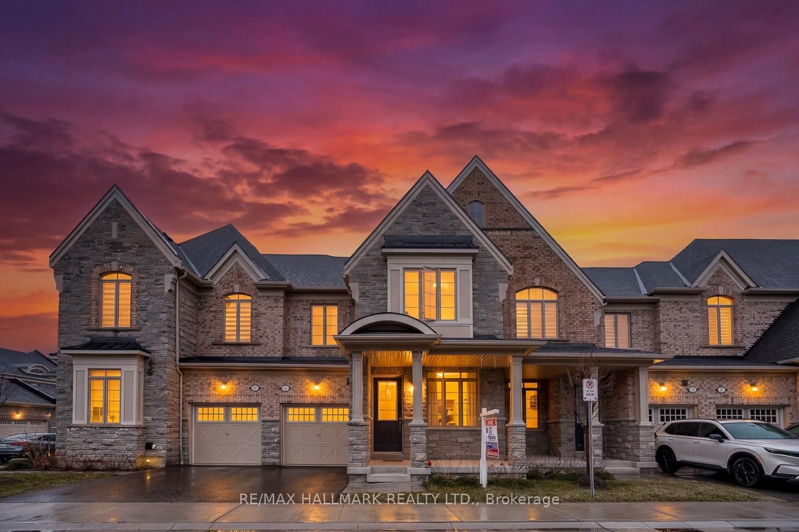 4 Hickling Lane • Ajax, ON photo 1