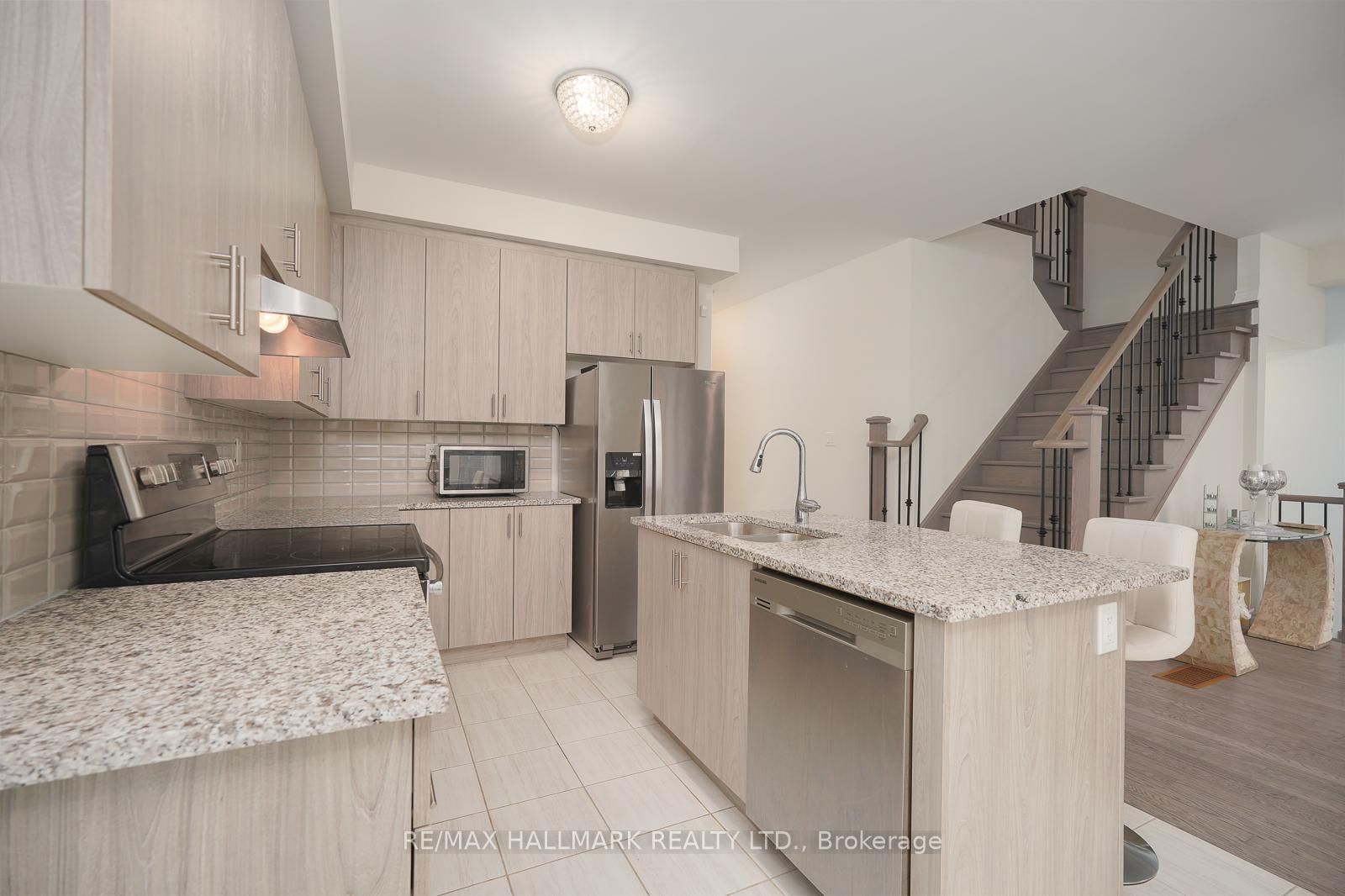 4 Hickling Lane • Ajax, ON photo 18