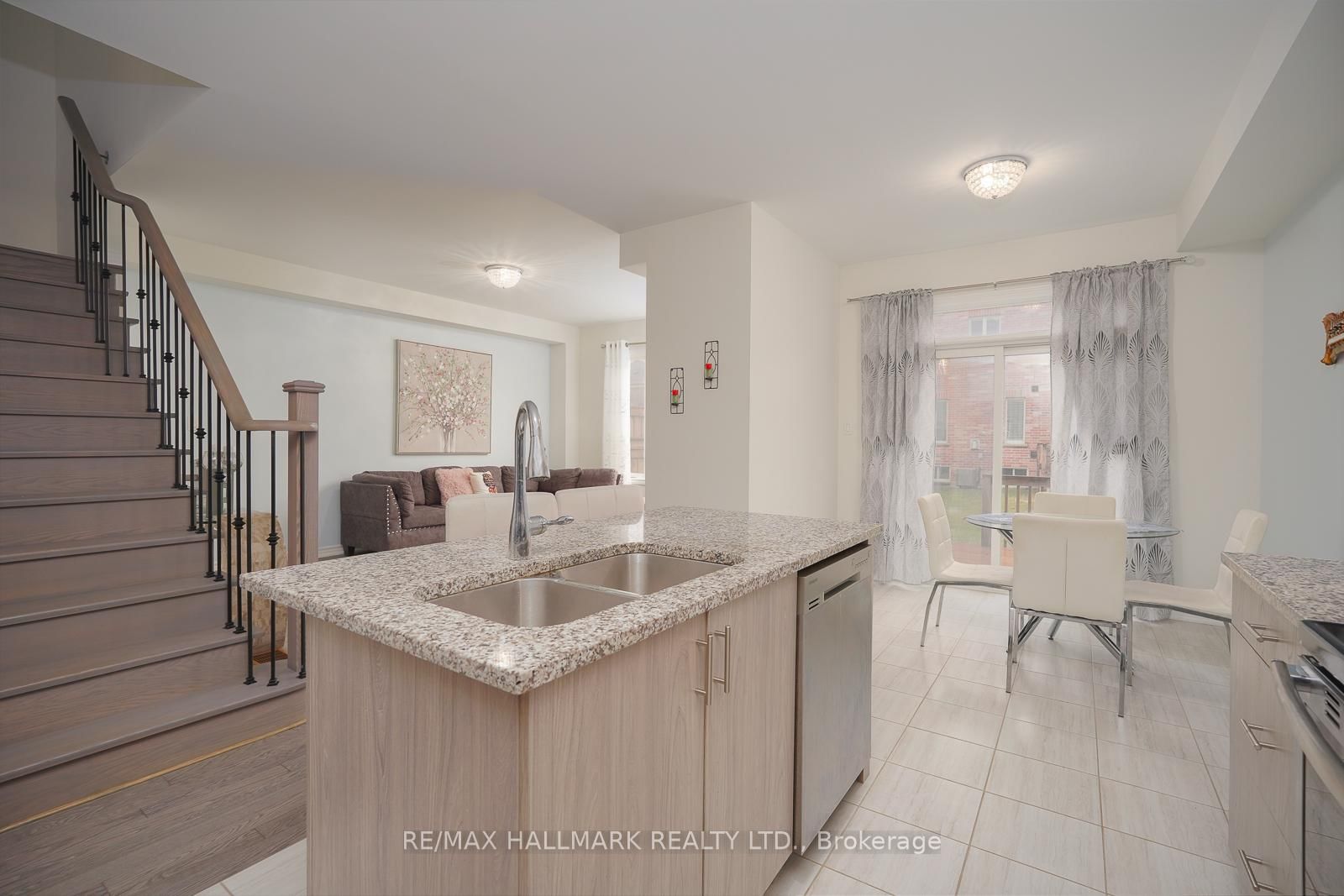 4 Hickling Lane • Ajax, ON photo 19
