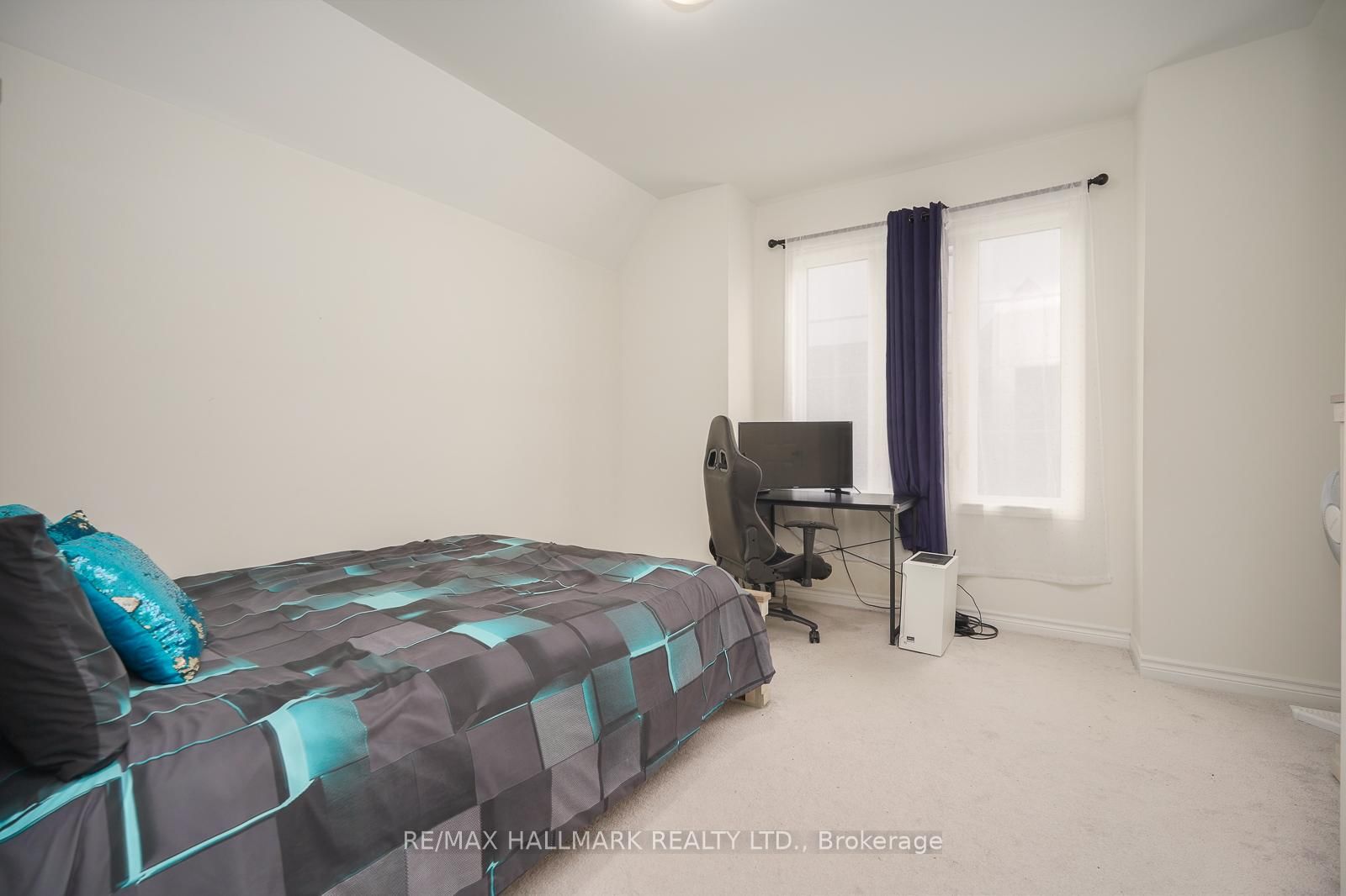 4 Hickling Lane • Ajax, ON photo 32