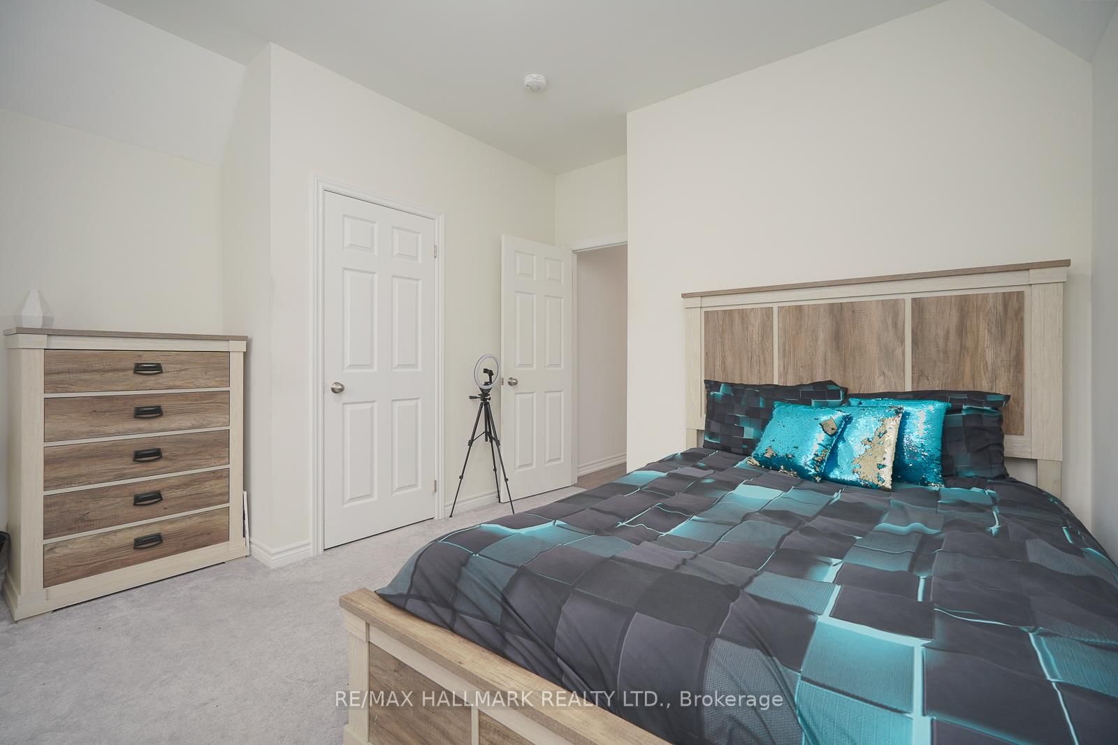 4 Hickling Lane • Ajax, ON photo 34