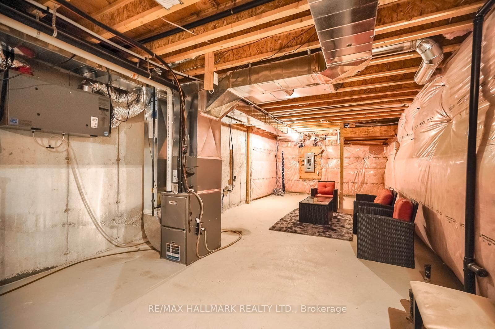 4 Hickling Lane • Ajax, ON photo 37
