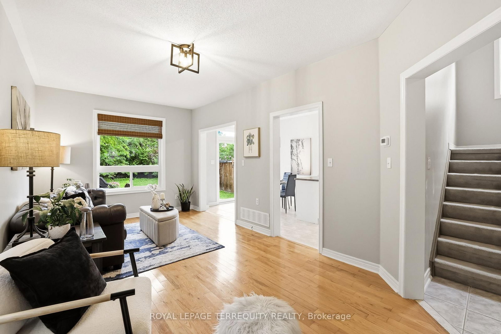 8 Sinden Drive • Whitby, ON photo 11