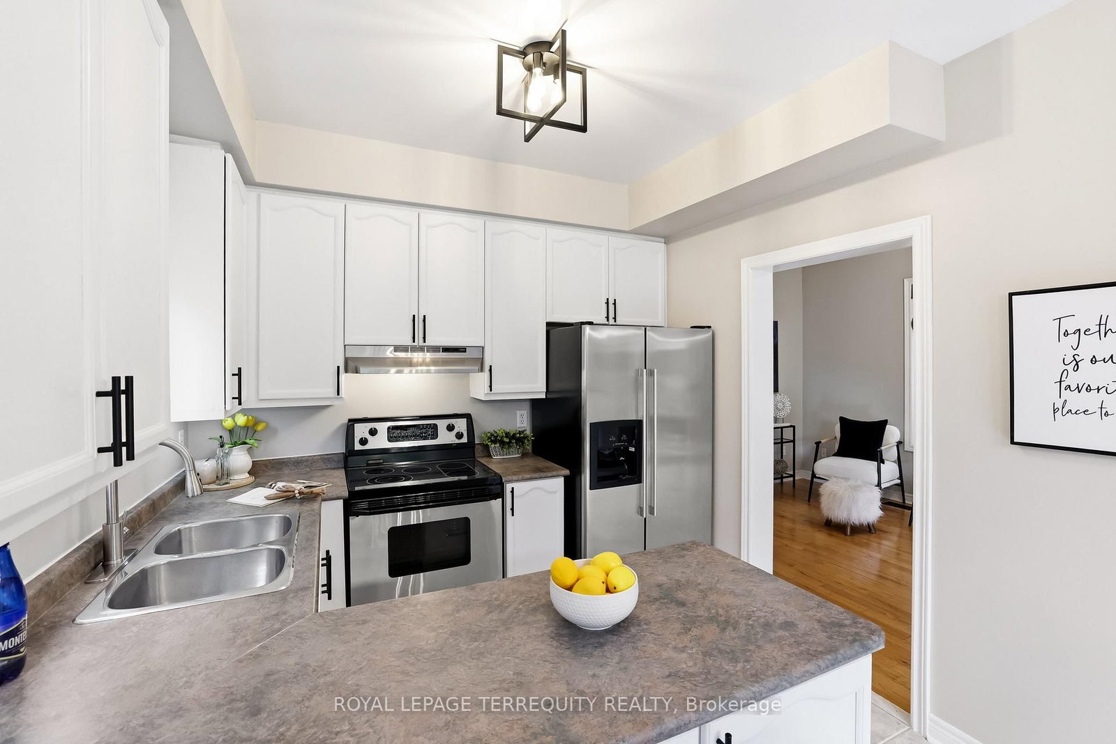8 Sinden Drive • Whitby, ON photo 17