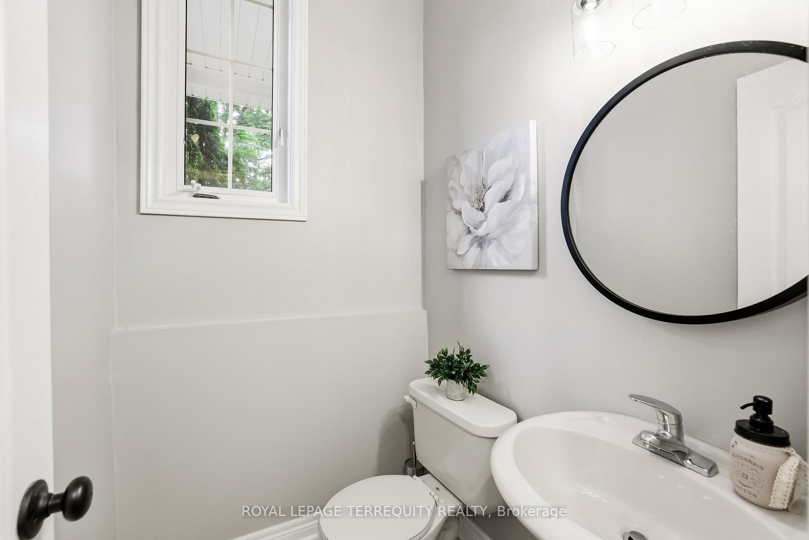 8 Sinden Drive • Whitby, ON photo 22