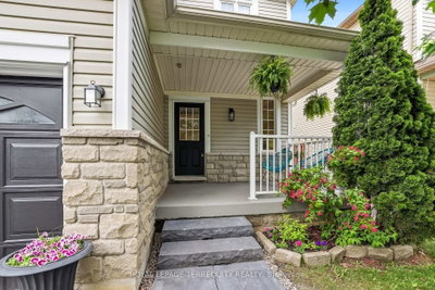 8 Sinden Drive • Whitby, ON photo 3