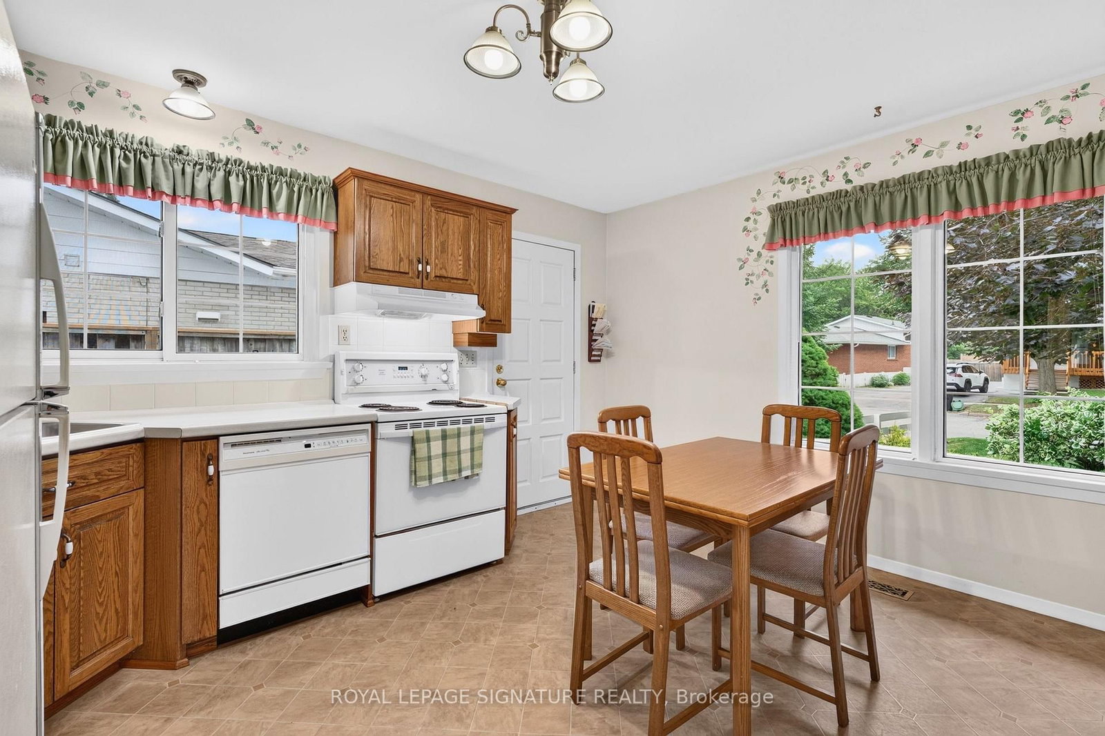150 Clements Road E • Ajax, ON photo 8