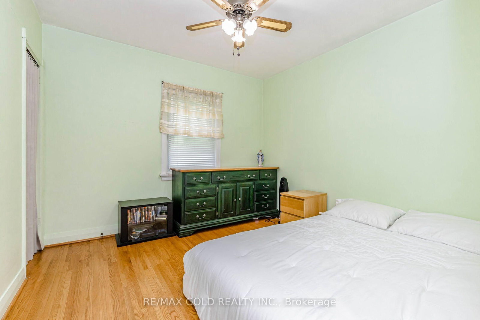 23 Rensburg Drive • Toronto, ON photo 21