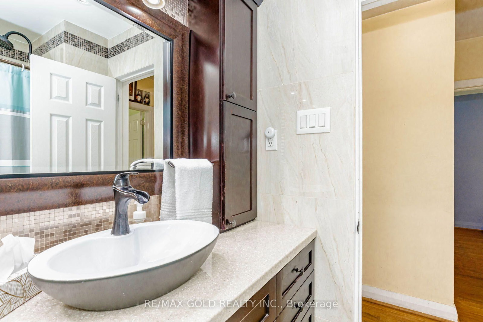 23 Rensburg Drive • Toronto, ON photo 28