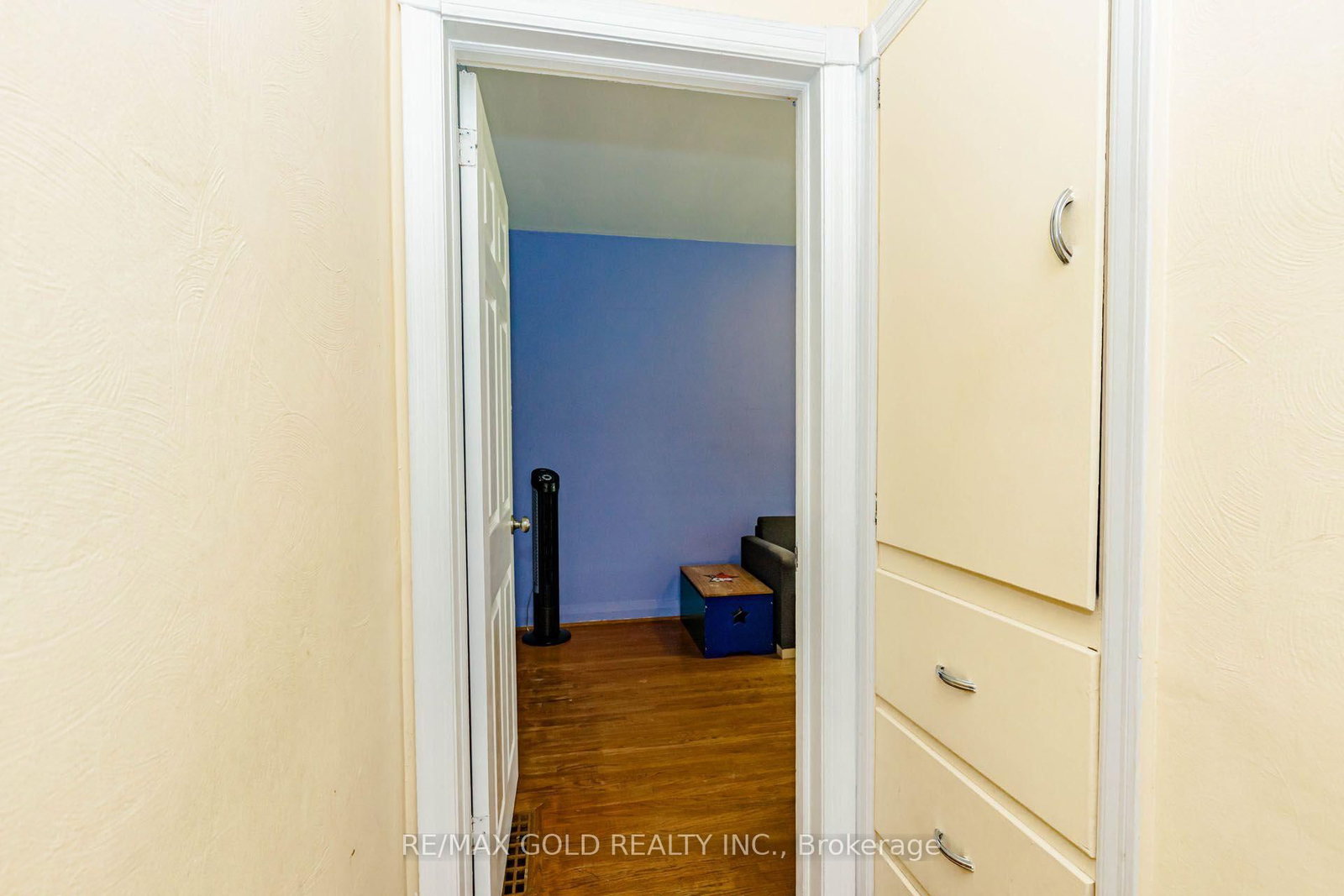 23 Rensburg Drive • Toronto, ON photo 29