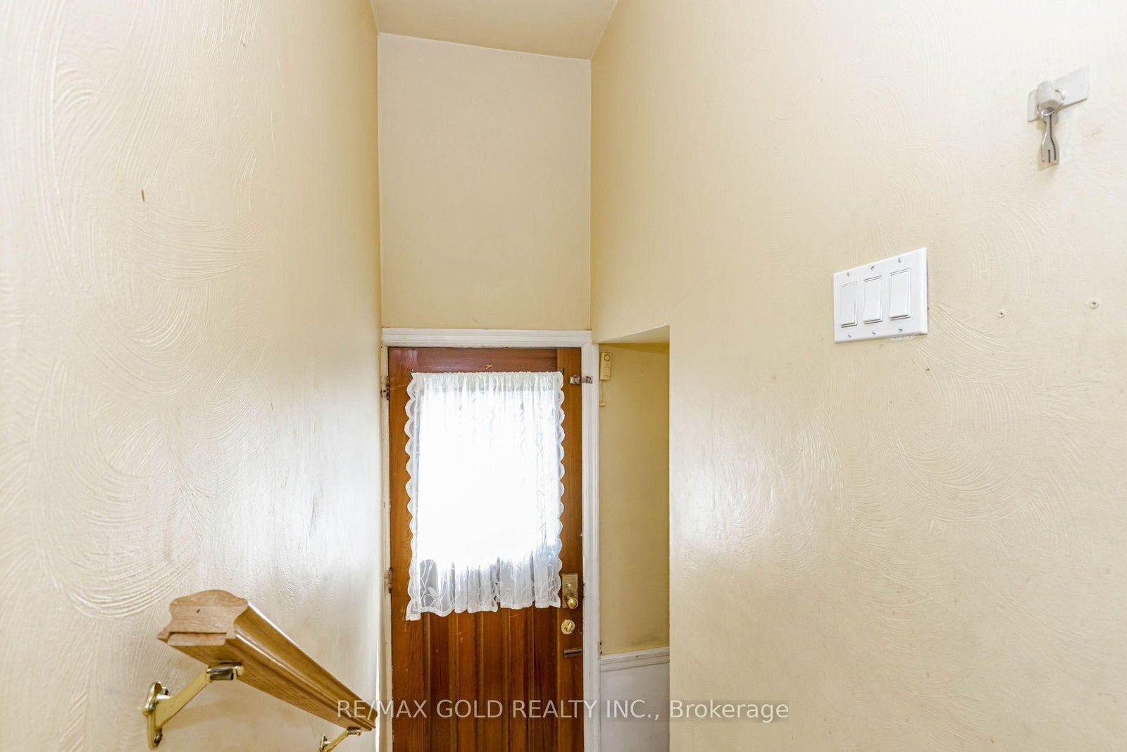 23 Rensburg Drive • Toronto, ON photo 33