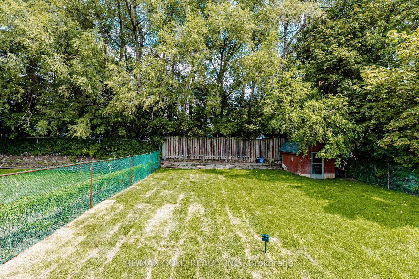 23 Rensburg Drive • Toronto, ON photo 45