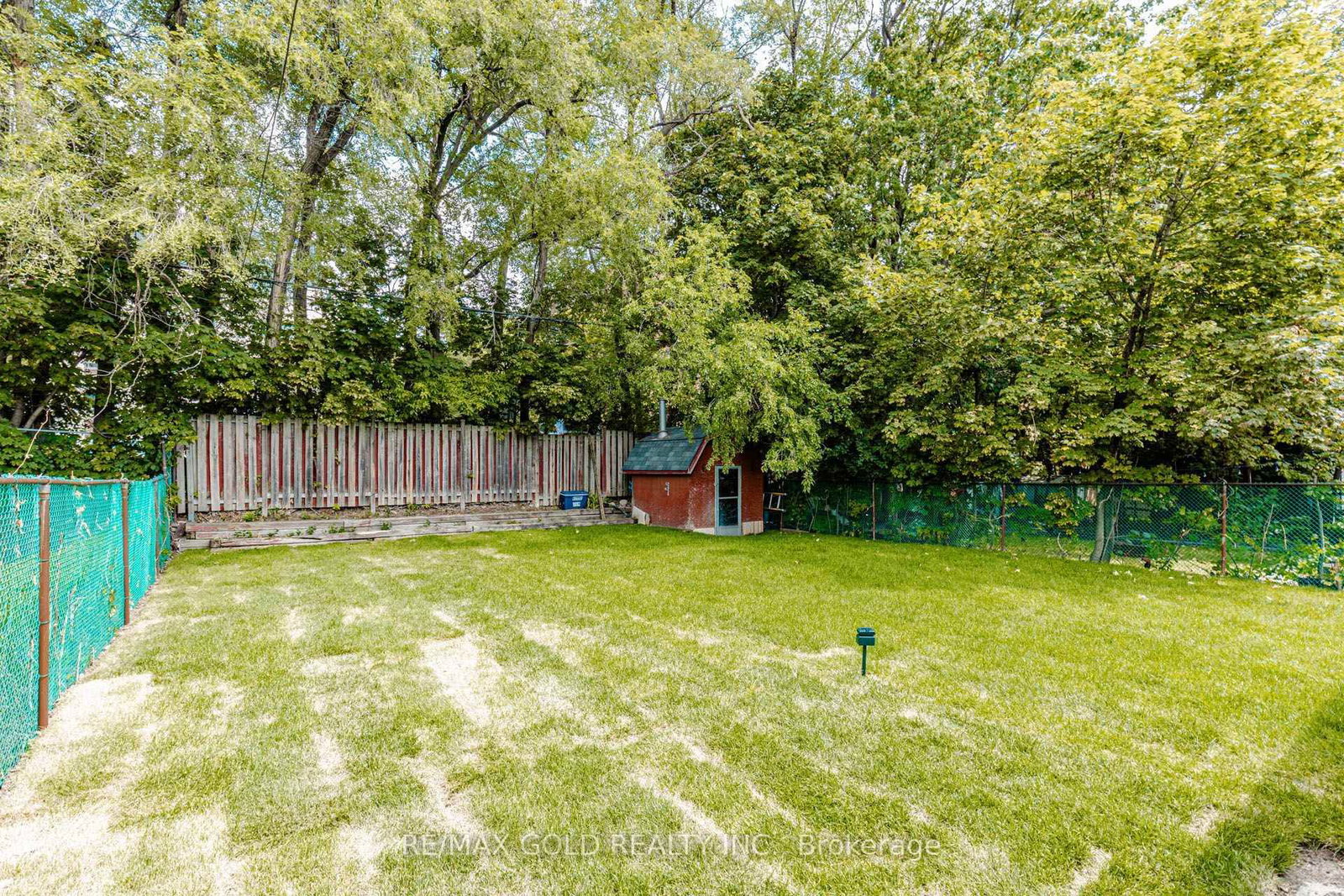 23 Rensburg Drive • Toronto, ON photo 46