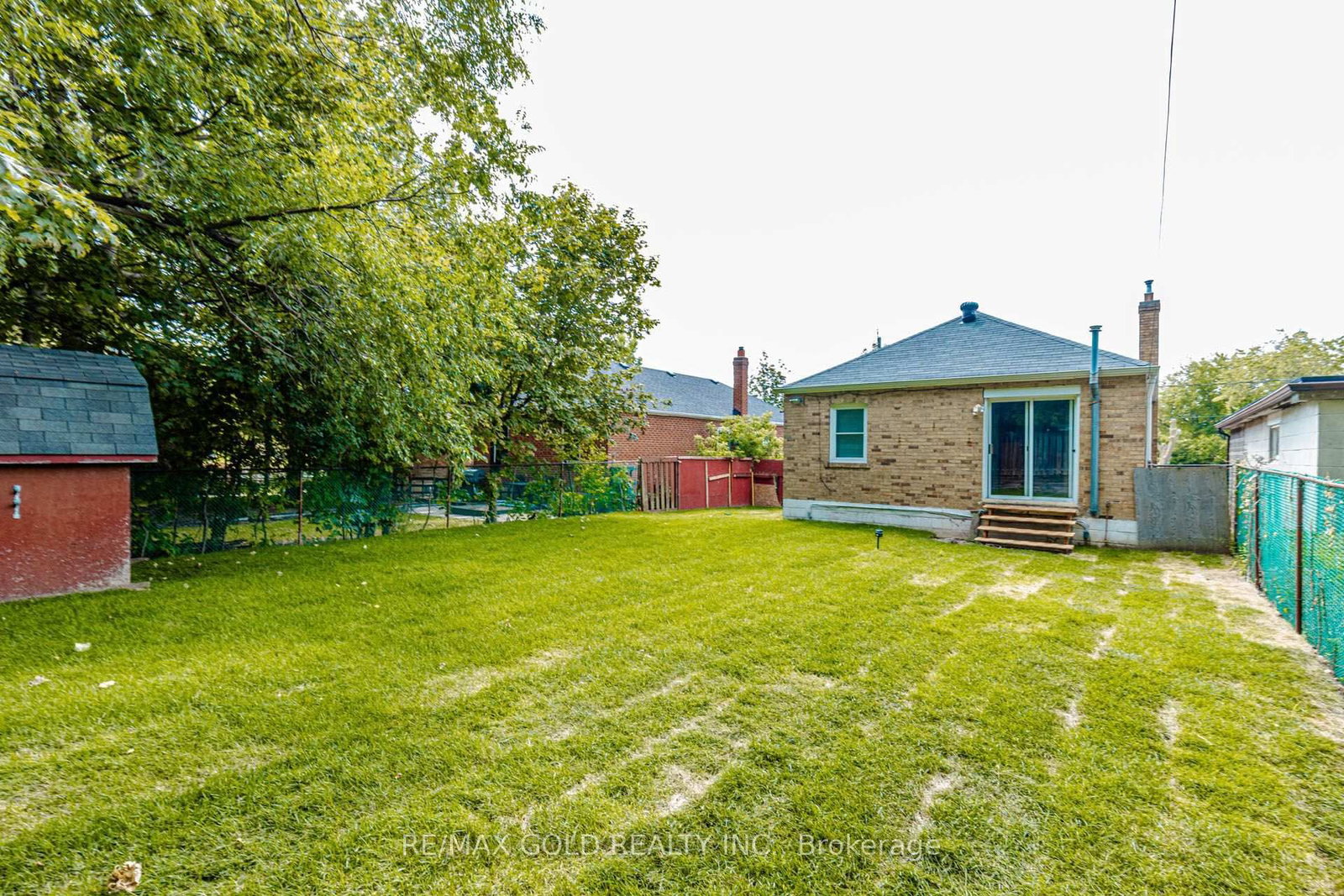 23 Rensburg Drive • Toronto, ON photo 47