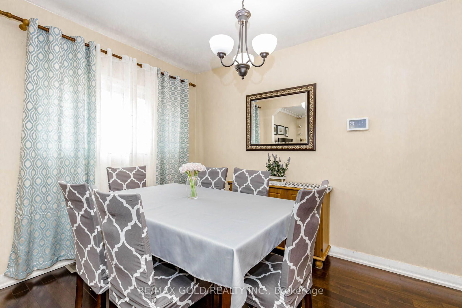 23 Rensburg Drive • Toronto, ON photo 9