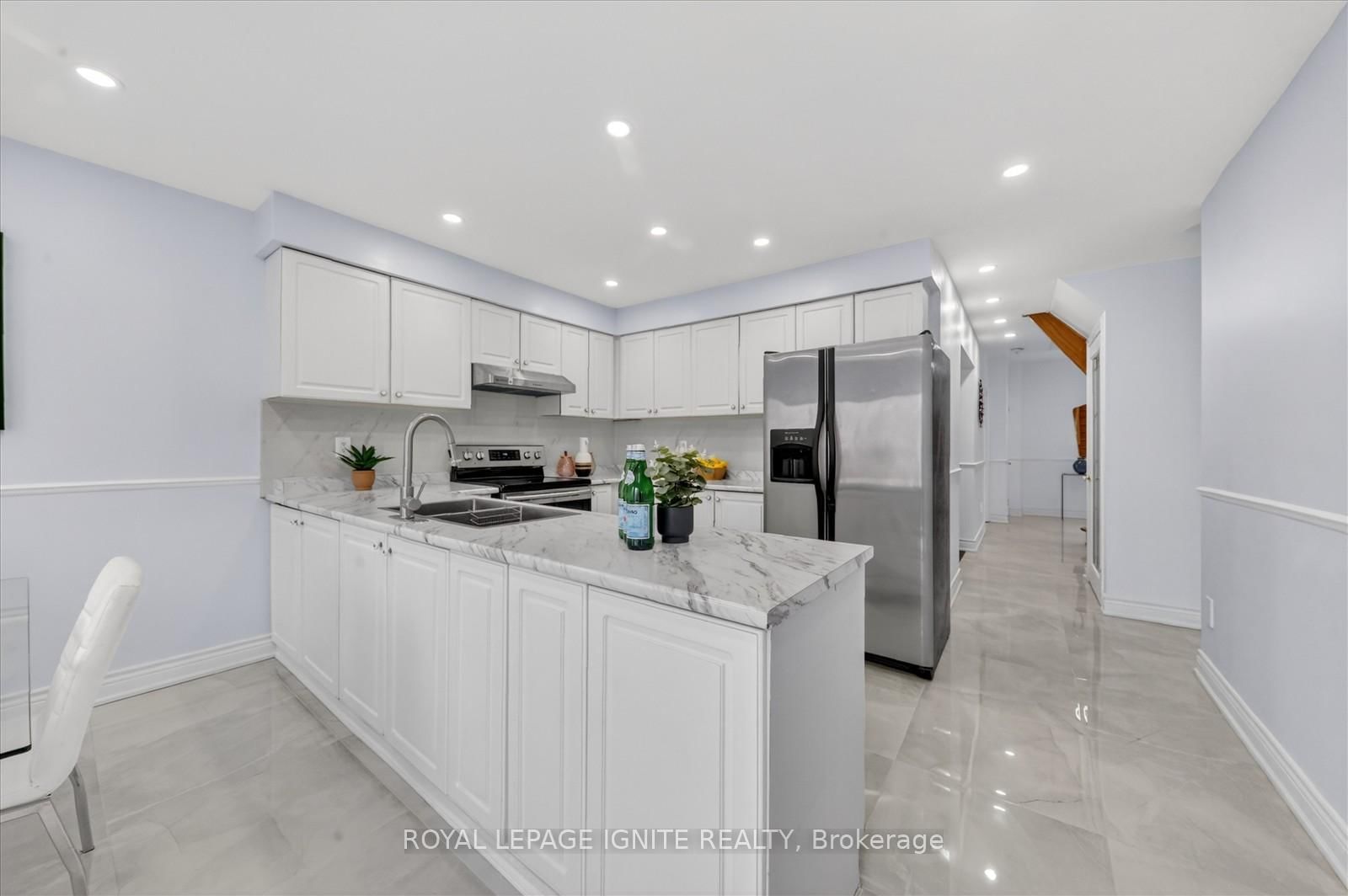 205 Hupfield Trail • Toronto, ON photo 12