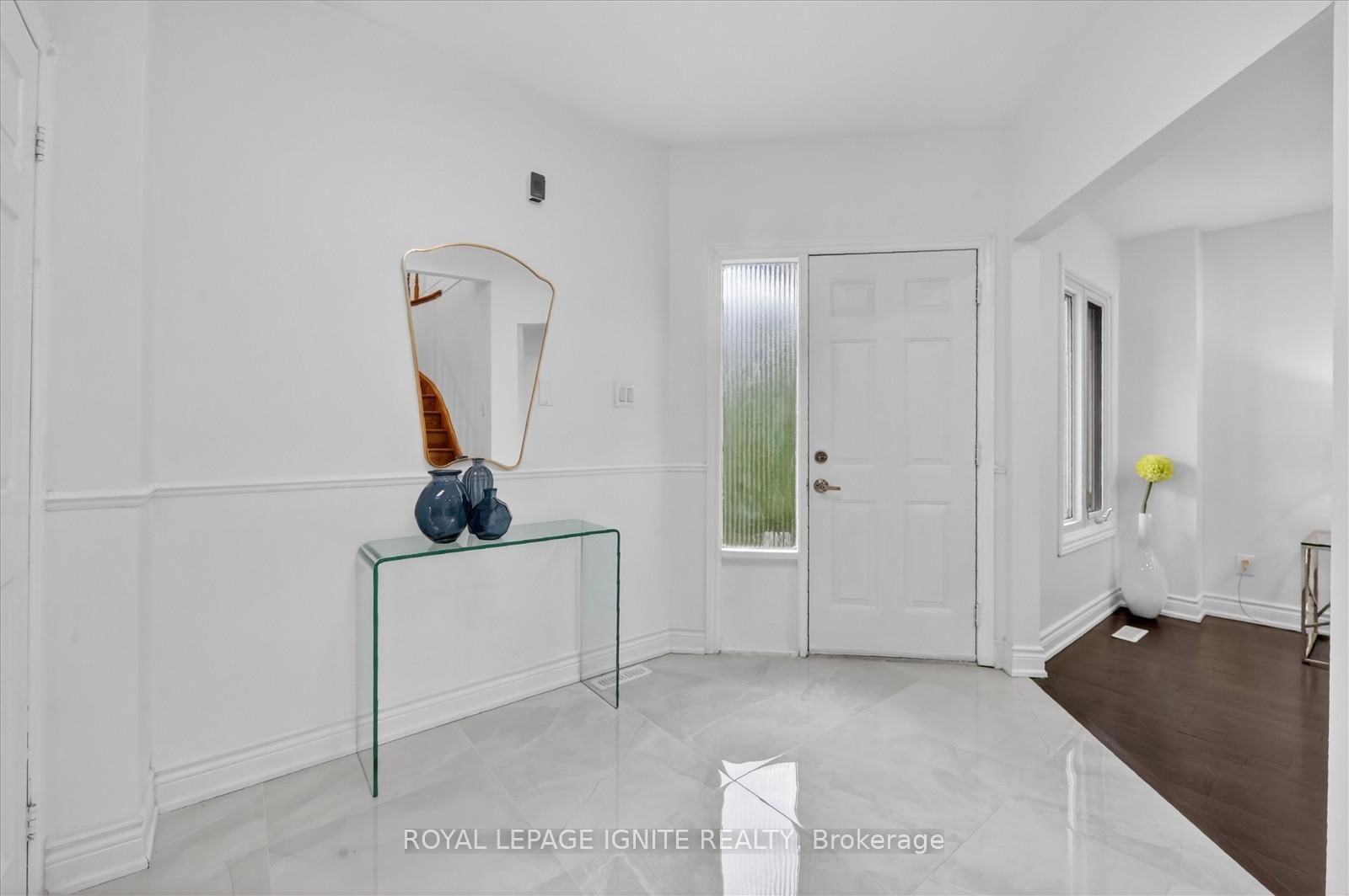 205 Hupfield Trail • Toronto, ON photo 3