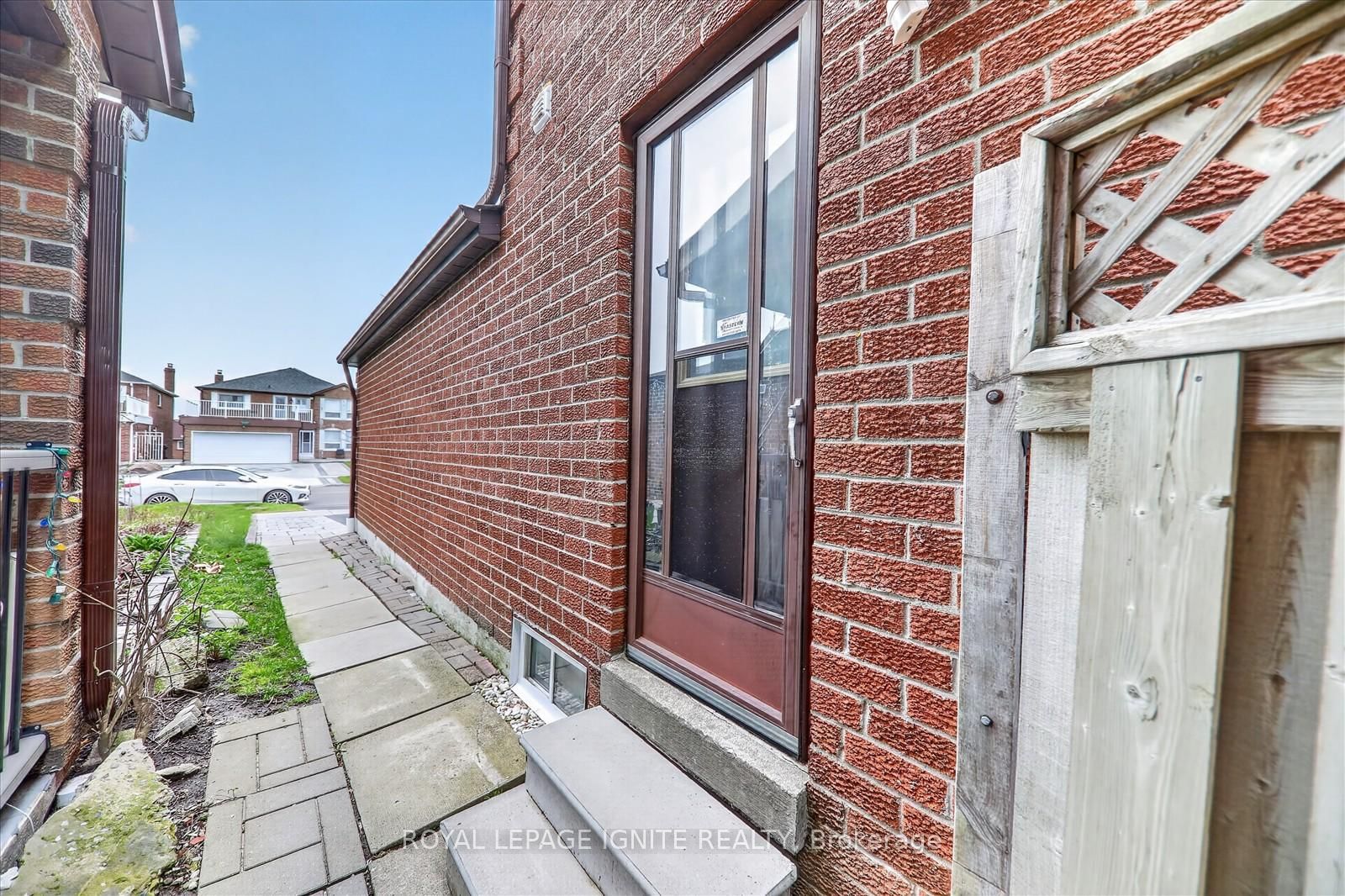 205 Hupfield Trail • Toronto, ON photo 33