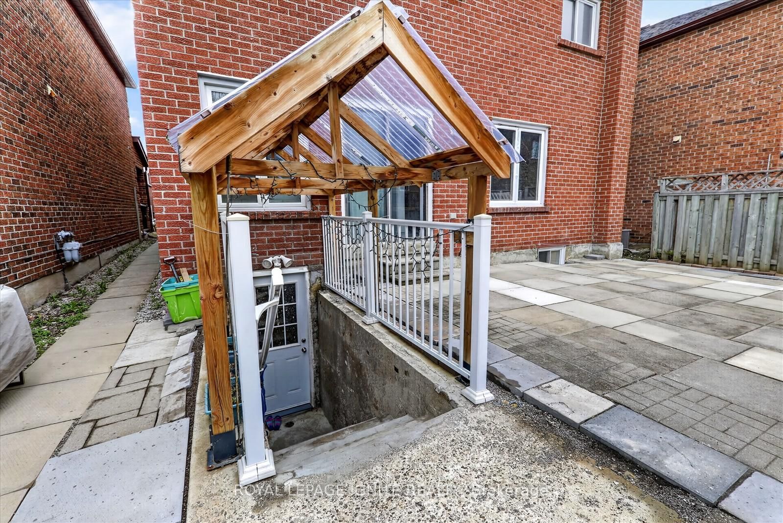 205 Hupfield Trail • Toronto, ON photo 34