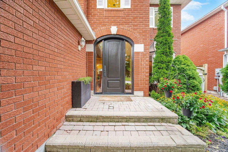 9 Pogson Drive